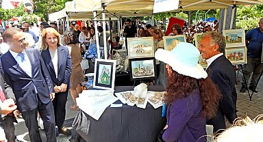 Çeşme'nin tarihi güzellikleri suluboya eserlerle hayat buldu