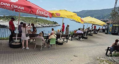 Çeşmi Cihan Amasra'ya havalar ısınmasıyla birlikte Rus akını da başladı