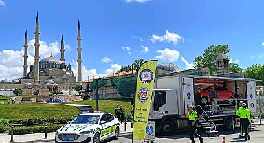 Ceza yiyeceklerini sandılar, simülasyon aracına yönlendirildiler