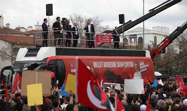 CHP Genel Başkanı Özel: "Ekrem başkanı içeride tutmanın bedeli 2.2 trilyon"