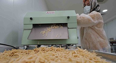 Çiftçi yetiştiriyor, kadınlar üretiyor tüketici uygun fiyata sağlıklı tüketiyor