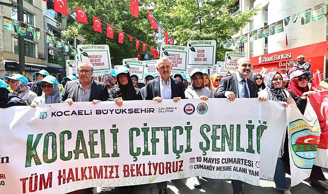 Çiftçilerin korteji renkli görüntülere sahne oldu