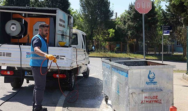 Çöp konteynerleri yerinde yıkanıyor
