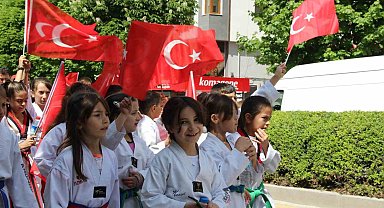 Çorum'da 'Aile Haftası' ve 'Gençlik Haftası' yürüyüşü düzenlendi