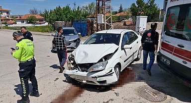 Çorum'da iki otomobil çarpıştı: 8 yaralı