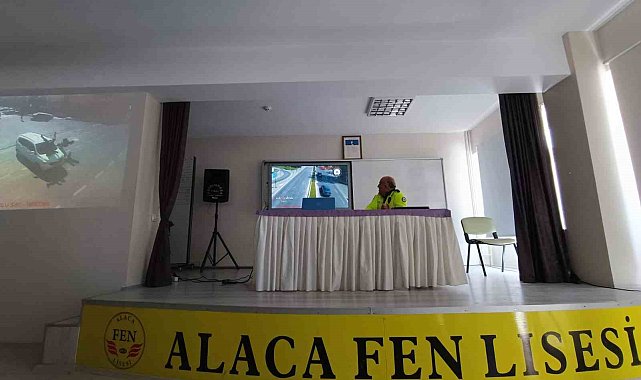 Çorum'un Alaca ilçesinde lise öğrencilerine motosiklet güvenliği semineri