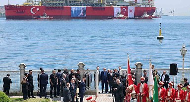 Cumhurbaşkanı Erdoğan 'Osman Gazi' platformunu Dolmabahçe'den uğurladı