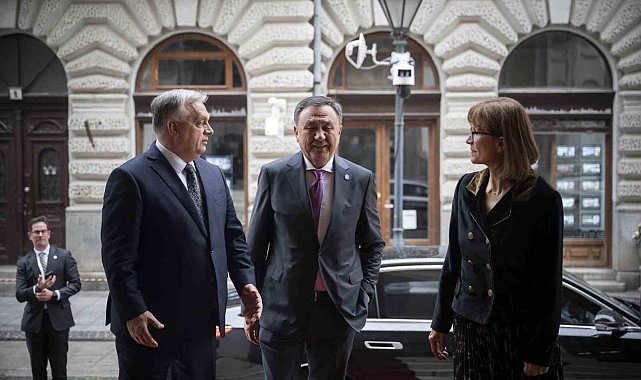 Cumhurbaşkanı Erdoğan, Macaristan'da Başbakan Orban ile kültürel programa katıldı