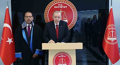 Cumhurbaşkanı Erdoğan: "Her ne kadar kimleri rahatsız olsa da son dönemde yürütülen tahkikatları bu bakımdan gayet olumlu karşılıyoruz"