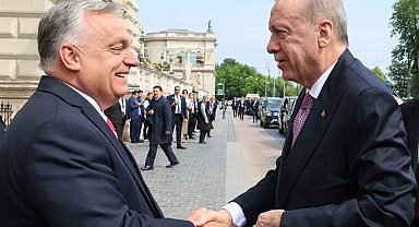 Cumhurbaşkanı Erdoğan, TDT Zirvesi'nde Macaristan Başbakan Orban tarafından karşılandı
