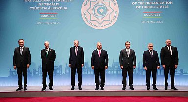 Cumhurbaşkanı Erdoğan, Türk Devletleri Teşkilatı Zirvesi'nde aile fotoğrafına katıldı