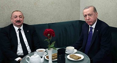 Cumhurbaşkanı Erdoğan ve Aliyev, Tiran'da çay içerek sohbet etti