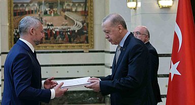 Cumhurbaşkanı Erdoğan'a 5 ülkenin büyükelçisinden güven mektubu