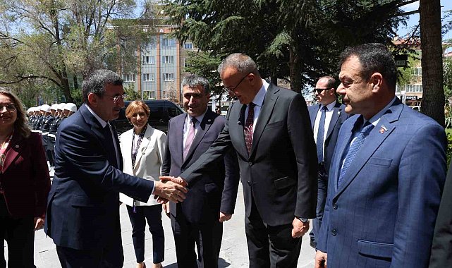 Cumhurbaşkanı Yardımcısı Yılmaz: "Ana muhalefet partisinin tek yaptığı popülizm"