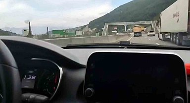 D-650'de otomobiller kamyona yetişemedi