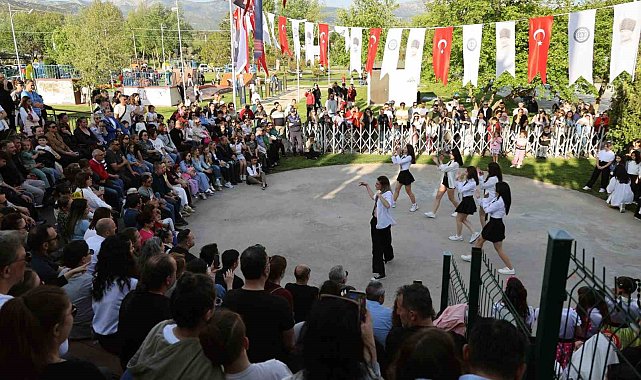 Dansın tüm renkleri Menteşe'de buluştu
