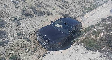 Darende'de araç yol kenarına devrildi: 1 yaralı