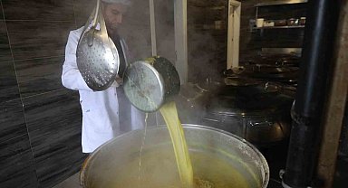 Darıca'da her gün yüzlerce eve sıcak yemek ulaştırılıyor