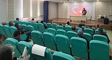 Demirözü'nde muhtarlar ve çiftçiler Kurban Bayramı öncesi bilgilendirildi