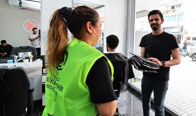 Denizli Büyükşehir berberlere penuar dağıtımına başladı