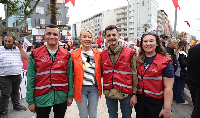 Denizli'de 1 Mayıs İşçi Bayramı yağış altında kutlandı