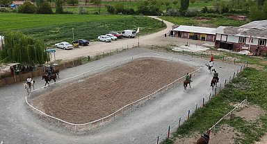 Deprem sonrası doğayla buluşma: Malatya'da atlı terapiye ilgi artıyor