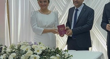Depremde ailelerini kaybeden 2 öğretmen, ikinci bahara 'evet' dedi