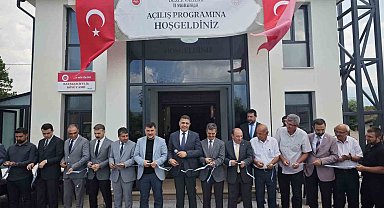 Depremde yıkılan bir cami daha yeniden inşa edildi