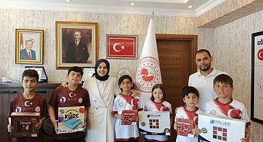 Dereceye giren öğrencilerden kaymakama ziyaret