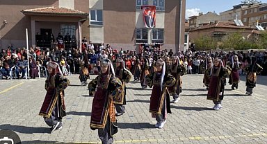 Develi'de İmam Hatip Ortaokulu'nda 'Yabancı Dil Şenliği'