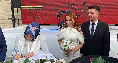 Devlet desteğiyle evlendiler, nikah şahitleri Bakan Yardımcısı Yenigün oldu
