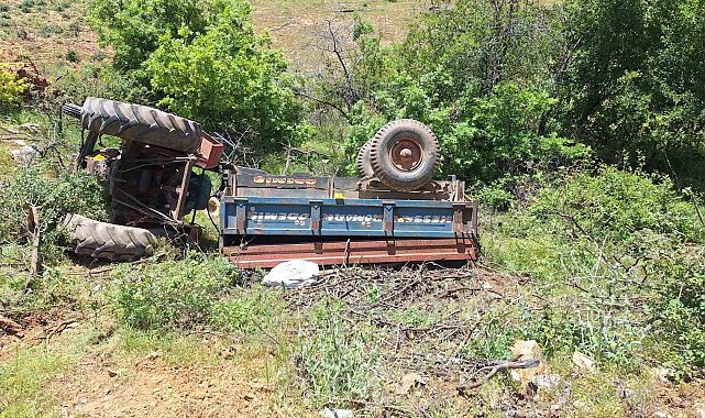 Devrilen traktörün sürücüsü hayatını kaybetti