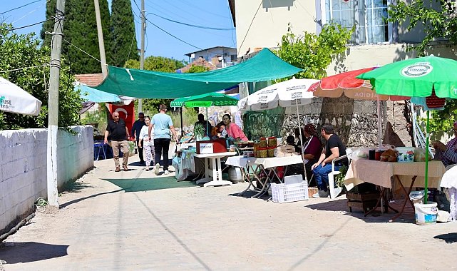 Didim Akköy Pazarı vatandaşları ağırlıyor