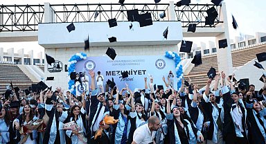 Didim MYO'da 140 öğrenci kep attı