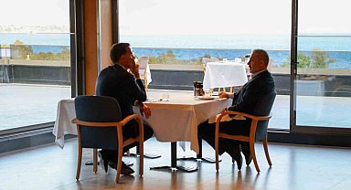 Dışişleri Bakanı Hakan Fidan, NATO Dışişleri Bakanları Gayriresmi Toplantısı öncesinde NATO Genel Sekreteri Mark Rutte ile çalışma yemeğinde bir araya geldi.