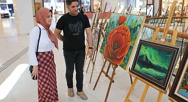 Diyarbakır'da 'Öğretmen Renkleri' resim sergisi açıldı