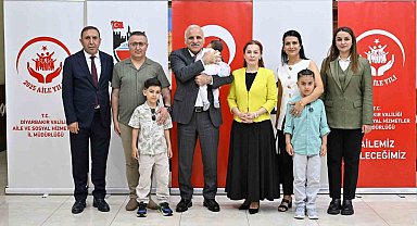 Diyarbakır'da bir kız çocuğu imza töreniyle koruyucu ailesine teslim edildi