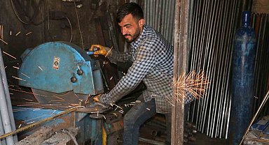 Diyarbakır'da hurdacı esnafı 1 Mayıs'ta da çalıştı