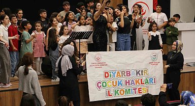 Diyarbakır'da şehit aileleri ve gaziler 'Aile Yılı' konserinde bir araya geldi