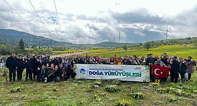 Doğa tutkunları Karagöl'ün eşsiz manzarasını adım adım keşfetti