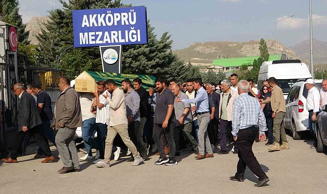 Doğa yürüyüşünde kaybolan ve cansız bedeni bulunan müdür yardımcısı toprağa verildi