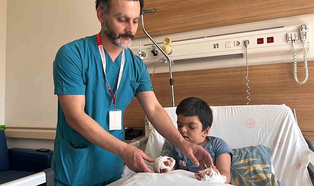 Doktorların ismini yeni duyduğu rahatsızlık Eskişehir'de tedavi edildi, 10 parmağı açıldı