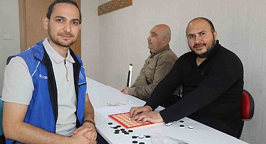 Dokuntaş ile görme engellilerin önündeki bir engel daha kalktı