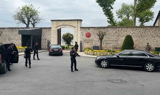 Dolmabahçe'de gerçekleşecek müzakere için heyetler giriş yaptı