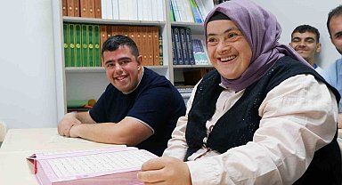 Down sendromlu Fatma ve Muhammet'in Kur'an-ı Kerim aşkı engel tanımadı