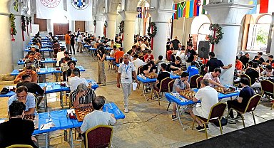 Dünya satranç ustaları Çeşme'de buluşuyor