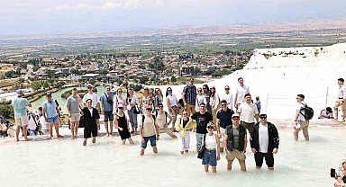 Dünyaca ünlü Kızıl Ordu Korosu, Pamukkale'ye hayran kaldı