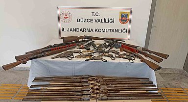 Düzce'de silah imalathanesine baskın: Çok sayıda ruhsatsız silah ve tüfek ele geçirildi