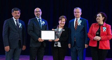 Eczacılık Fakültesi akreditasyon belgesi takdim töreni düzenlendi