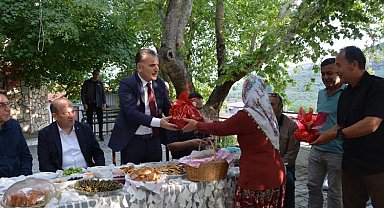 Edremit'te Kaymakam Odabaşı'ndan arıcı ziyareti